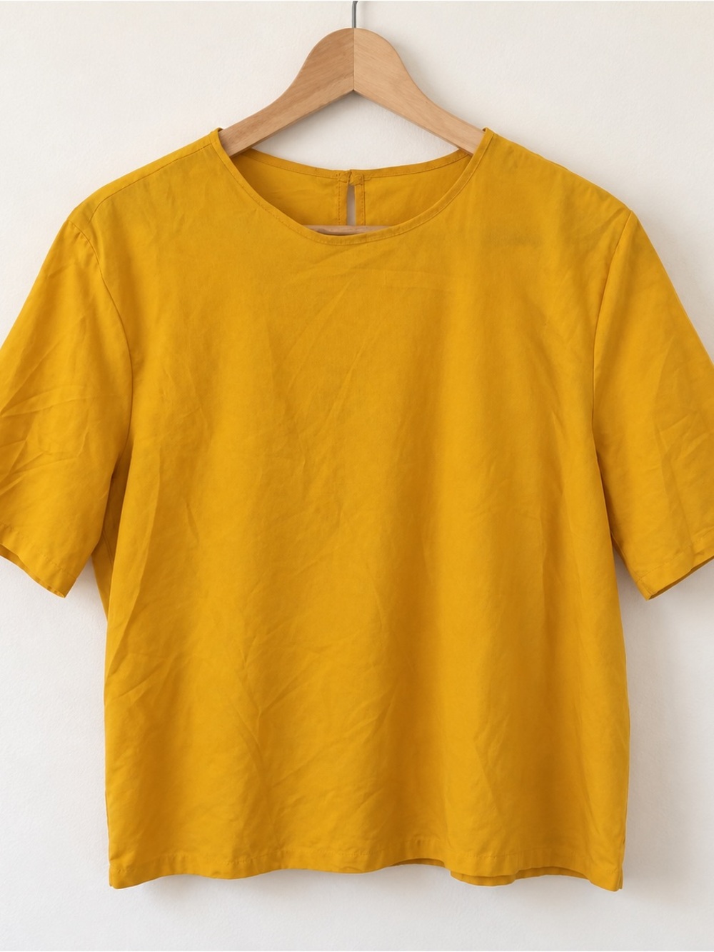 Vintage women’s Short-Sleeve blouse in Mustard Yellow